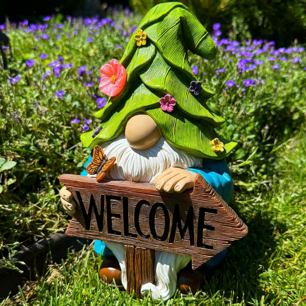 Garden Gnome - Solar Gnome Figurine with Welcome Sign - 9.1 Inch Decor –  Mood Lab